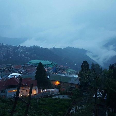 Hotel Taktsang Darjeeling ダージリン エクステリア 写真